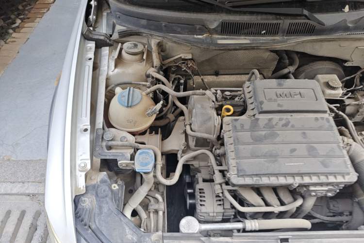 Used Volkswagen C-TREK 2017 1.6L Automatic Comfort Model Engine Bay Right