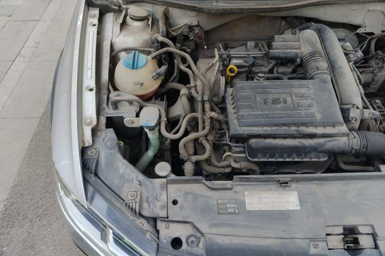 Used Volkswagen C-TREK 2017 230TSI DSG Luxury Model Engine Bay Right
