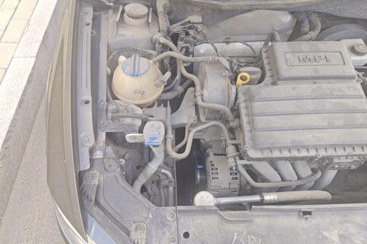Used Volkswagen C-TREK 2017 1.6L Automatic Luxury Model Engine Bay Right