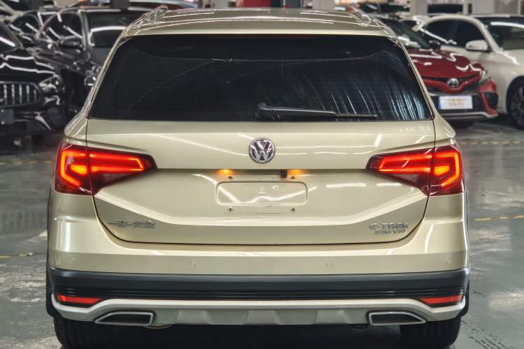 Used Volkswagen C-TREK 2017 230TSI DSG Comfort Version Exterior 2