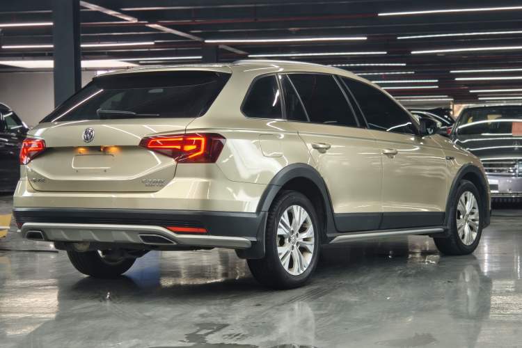 Used Volkswagen C-TREK 2017 230TSI DSG Comfort Version Exterior 3