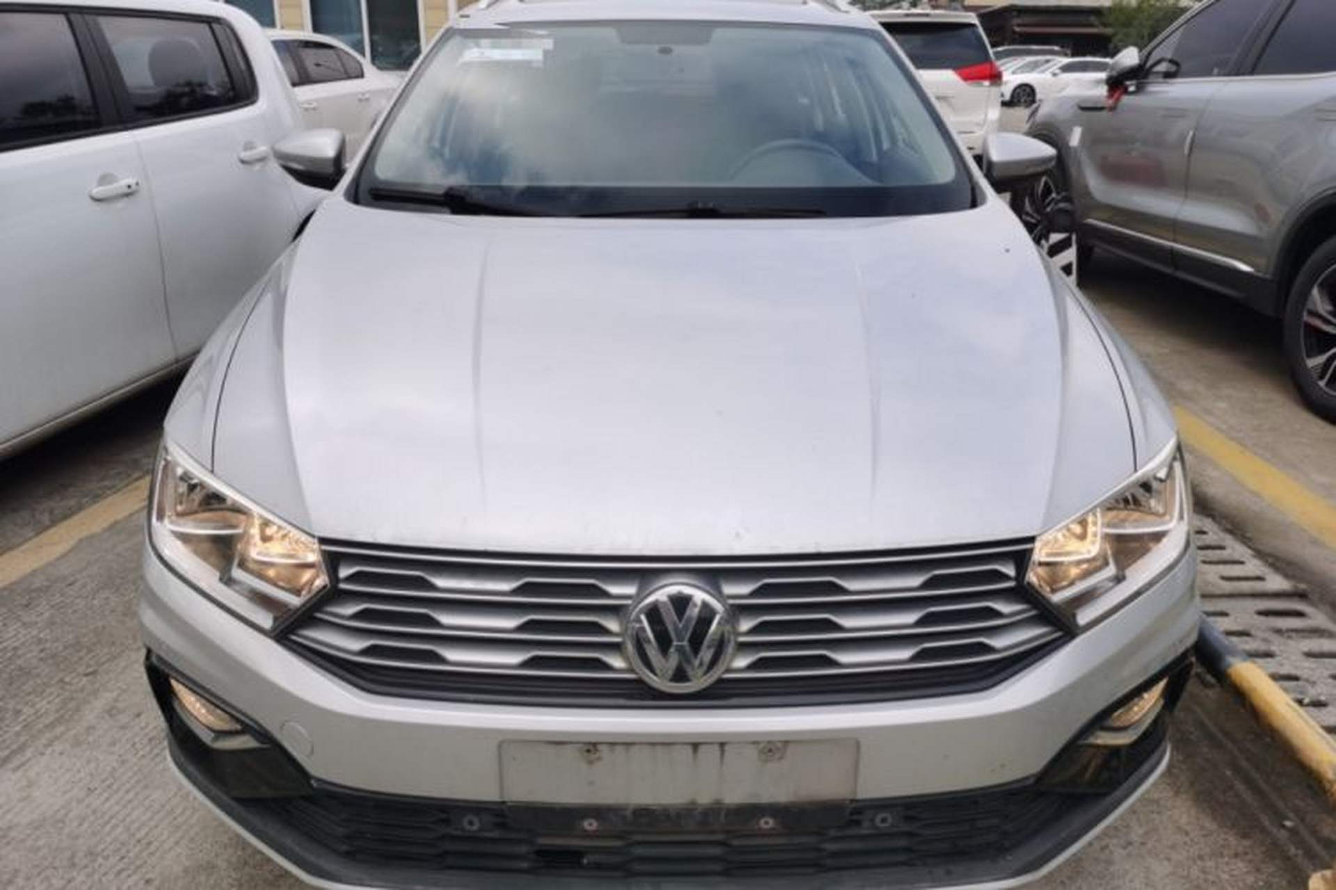Used Volkswagen C-TREK 2017 1.6L Manual Luxury Model Front