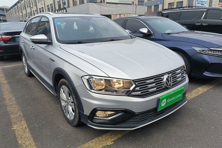 Used Volkswagen C-TREK 2017 1.6L Automatic Comfort Model Front Right 45 Deg