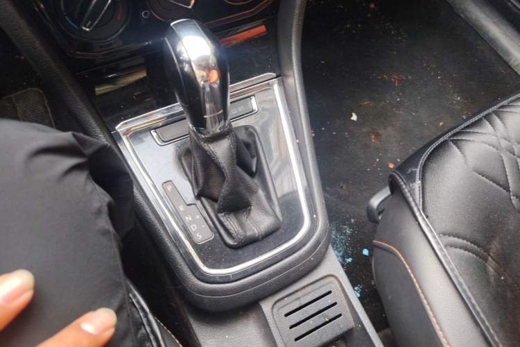 Used Volkswagen C-TREK 2017 1.6L Automatic Comfort Model Gear Lever