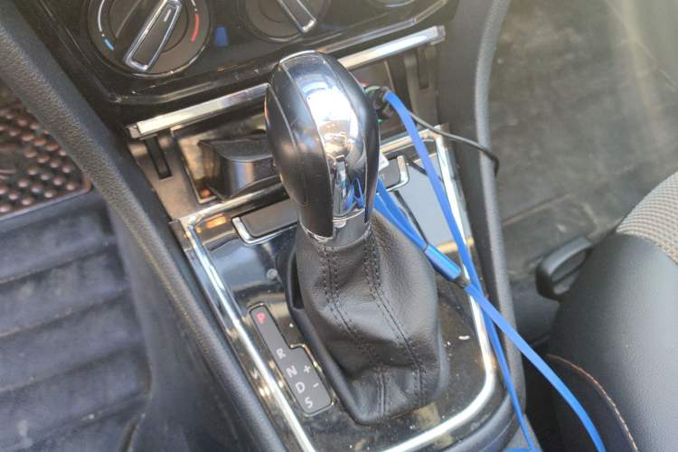 Used Volkswagen C-TREK 2017 1.6L Automatic Comfort Model Gear Lever