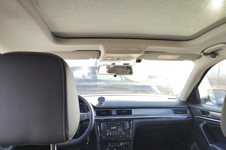 Used Volkswagen C-TREK 2017 1.6L Automatic Comfort Model Headliner