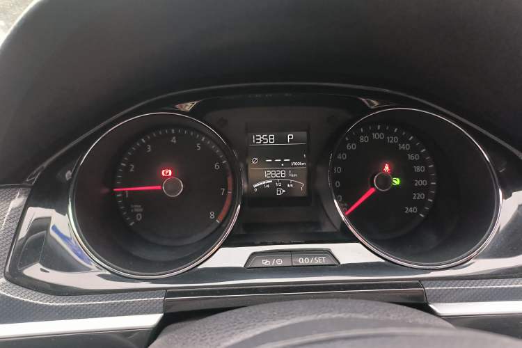 Used Volkswagen C-TREK 2017 1.6L Automatic Comfort Model Instrument Cluster