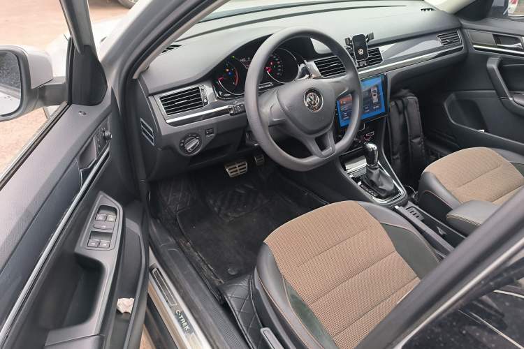 Used Volkswagen C-TREK 2017 1.6L Automatic Comfort Model Interior 3