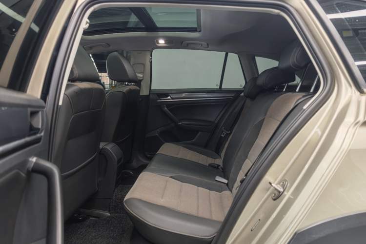 Used Volkswagen C-TREK 2017 230TSI DSG Comfort Version Interior 6