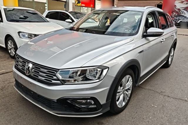 Volkswagen C-TREK 2017 230TSI Manual Comfort Version مستعملة