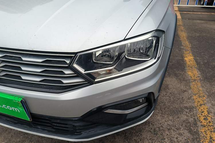 Used Volkswagen C-TREK 2017 1.6L Automatic Comfort Model Left Front Headlight