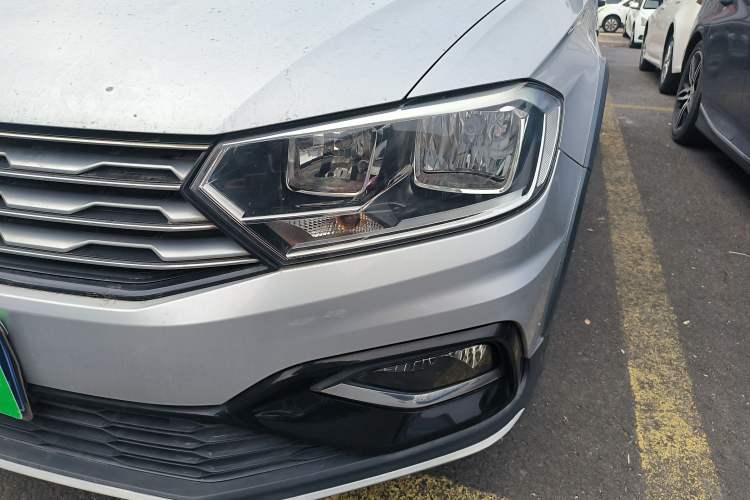 Used Volkswagen C-TREK 2017 1.6L Automatic Comfort Model Left Front Headlight