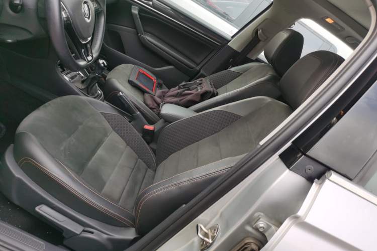 Used Volkswagen C-TREK 2017 1.6L Manual Luxury Model Left Front Seat