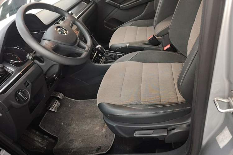 Used Volkswagen C-TREK 2017 1.6L Automatic Comfort Model Left Front Seat