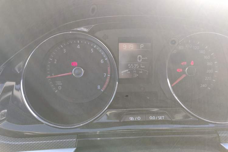 Used Volkswagen C-TREK 2017 1.6L Automatic Comfort Model Odometer Close Up