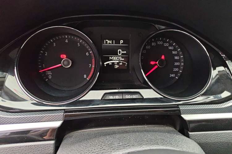 Used Volkswagen C-TREK 2017 1.6L Automatic Comfort Model Odometer Close Up