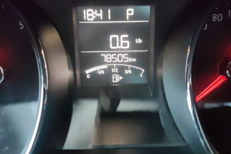 Used Volkswagen C-TREK 2017 230TSI DSG Luxury Model Odometer Close Up