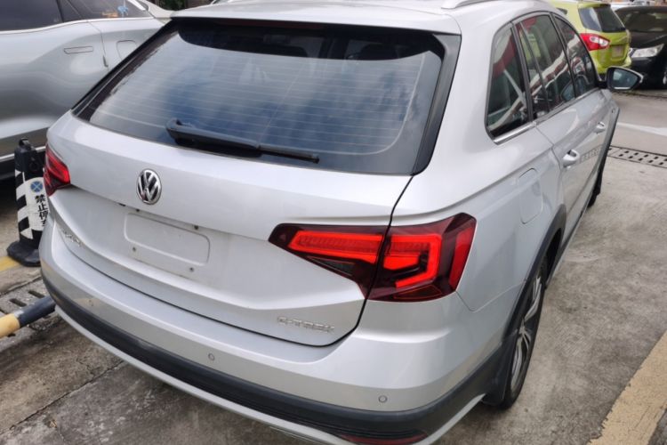 Used Volkswagen C-TREK 2017 1.6L Manual Luxury Model Rear Right 45 Deg