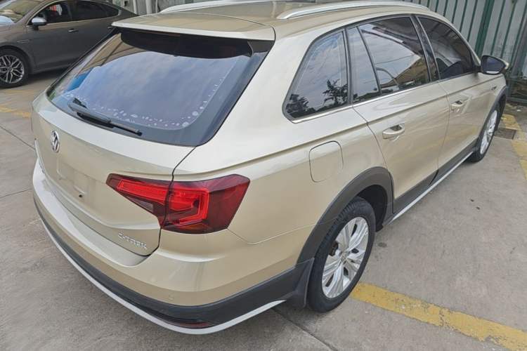 Used Volkswagen C-TREK 2017 1.6L Automatic Comfort Model Rear Right 45 Deg