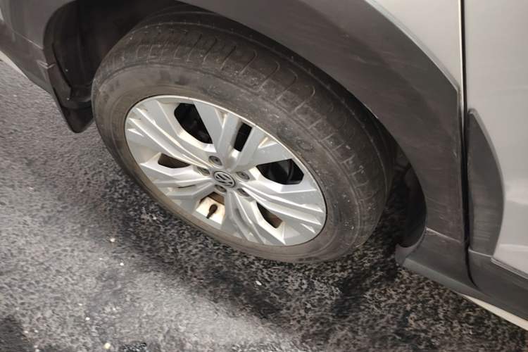 Used Volkswagen C-TREK 2017 1.6L Automatic Comfort Model Right Rear Wheel Hub