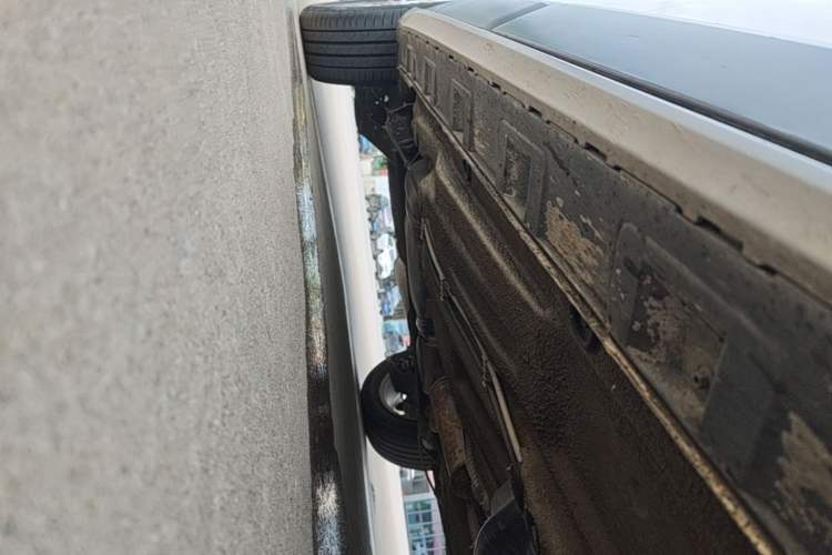 Used Volkswagen C-TREK 2017 1.6L Automatic Comfort Model Right Side Sill