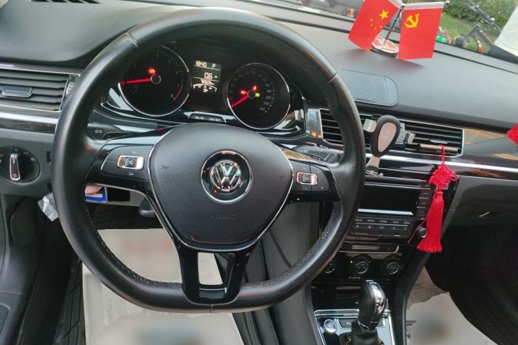 Used Volkswagen C-TREK 2017 230TSI DSG Luxury Model Steering Wheel