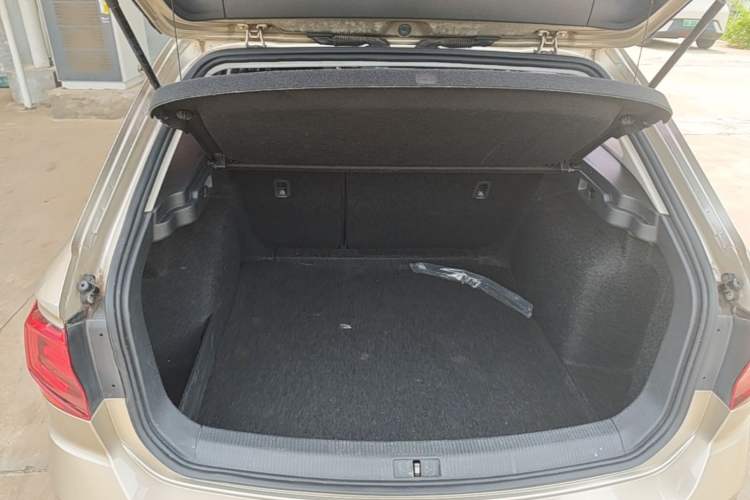 Used Volkswagen C-TREK 2017 1.6L Automatic Comfort Model Trunk
