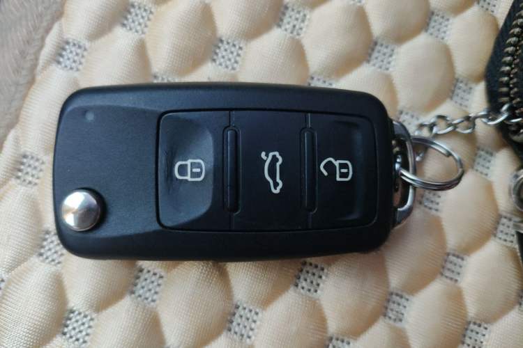 Used Volkswagen C-TREK 2017 230TSI DSG Luxury Model Vehicle Key