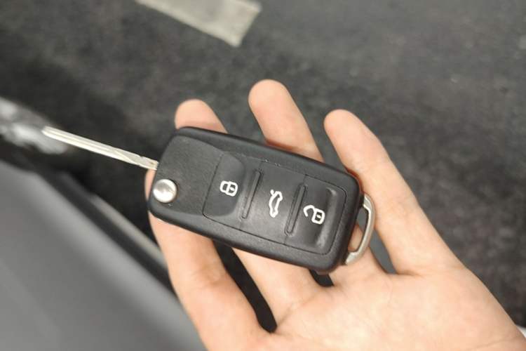 Used Volkswagen C-TREK 2017 1.6L Automatic Comfort Model Vehicle Key