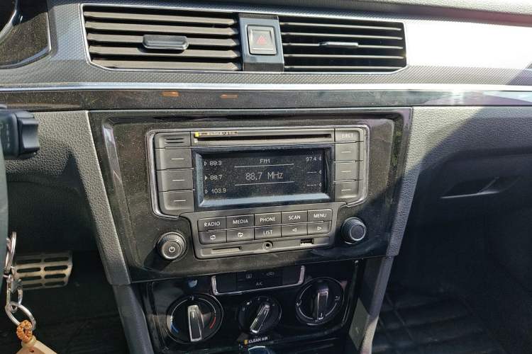Used Volkswagen C-TREK 2017 1.6L Automatic Comfort Model Audio And AC Panel