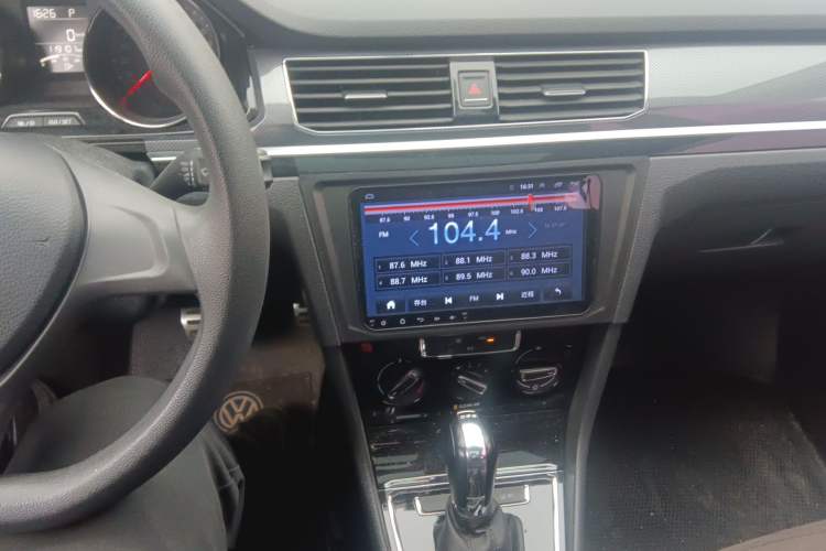 Used Volkswagen C-TREK 2017 230TSI DSG Comfort Version Audio And AC Panel