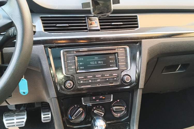 Used Volkswagen C-TREK 2017 1.6L Automatic Comfort Model Audio And AC Panel