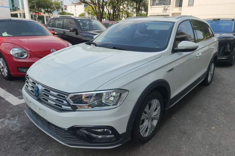 Used Volkswagen C-TREK 2017 1.6L Automatic Comfort Model Guazi used car, China used car export, Used car for sale, Used cars, Cheapest cars for sale