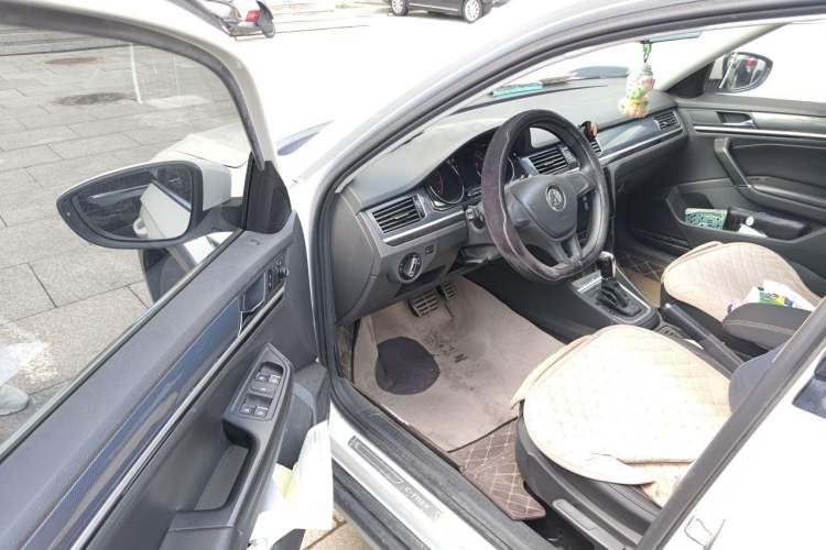 Used Volkswagen C-TREK 2017 230TSI DSG Comfort Version Driver Seat