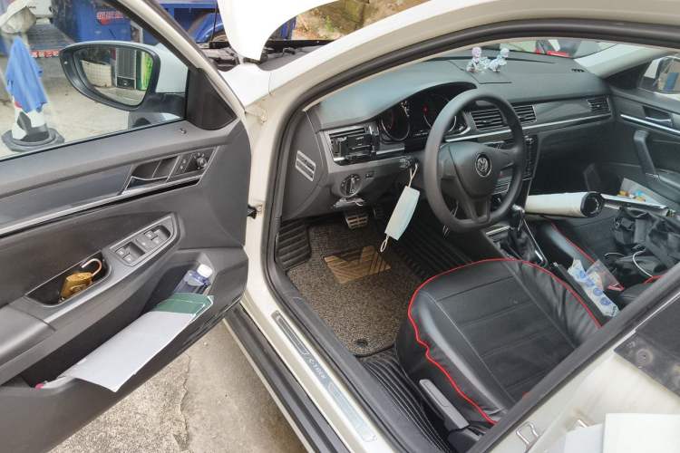 Used Volkswagen C-TREK 2017 230TSI DSG Comfort Version Driver Seat