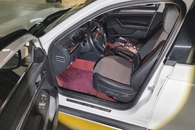 Used Volkswagen C-TREK 2017 1.6L Automatic Comfort Model Driver Seat