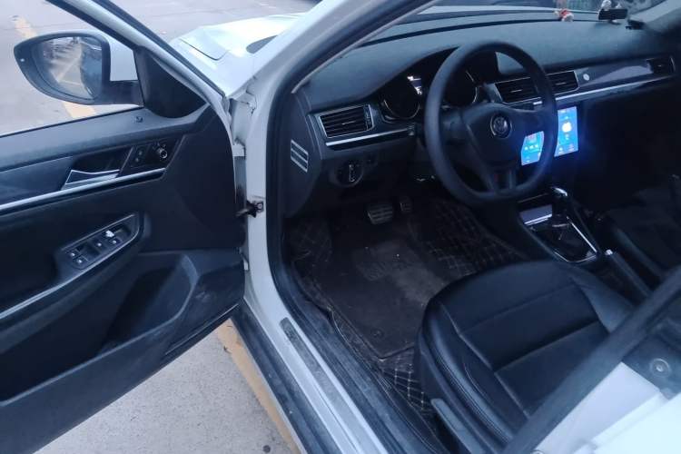 Used Volkswagen C-TREK 2017 230TSI DSG Comfort Version Driver Seat