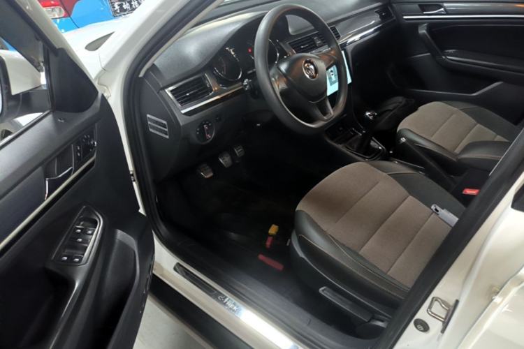 Used Volkswagen C-TREK 2017 1.6L Manual Comfort Model Driver Seat
