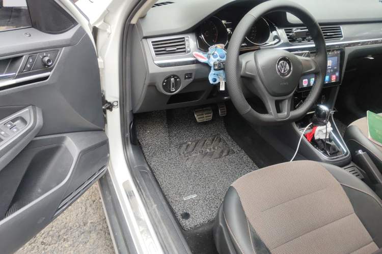 Used Volkswagen C-TREK 2017 1.6L Automatic Comfort Model Driver Seat