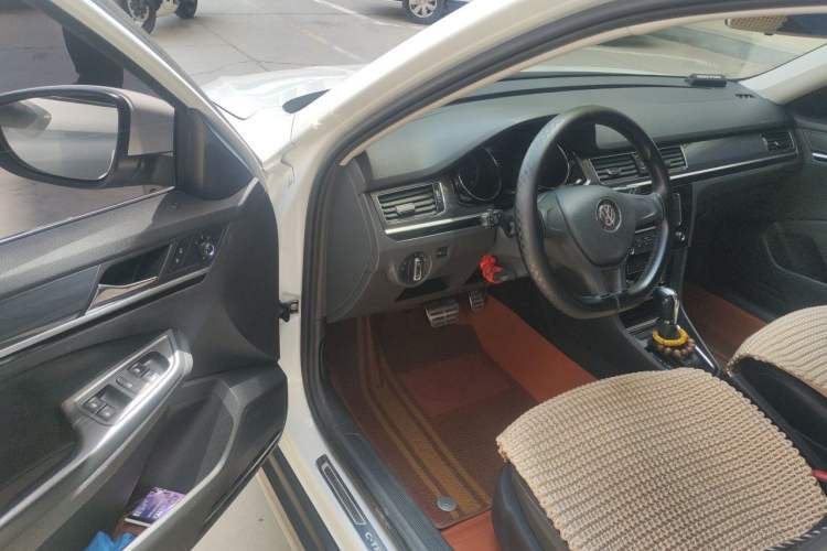 Used Volkswagen C-TREK 2017 230TSI DSG Comfort Version Driver Seat