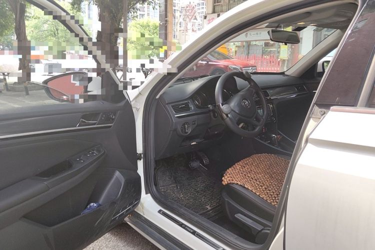Used Volkswagen C-TREK 2017 230TSI DSG Comfort Version Driver Seat