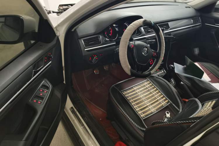 Used Volkswagen C-TREK 2017 230TSI Manual Comfort Version Driver Seat