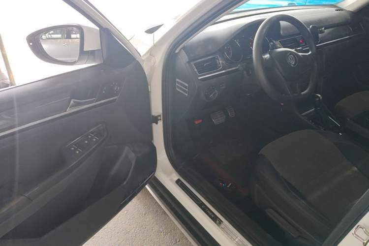Used Volkswagen C-TREK 2017 230TSI DSG Comfort Version Driver Seat
