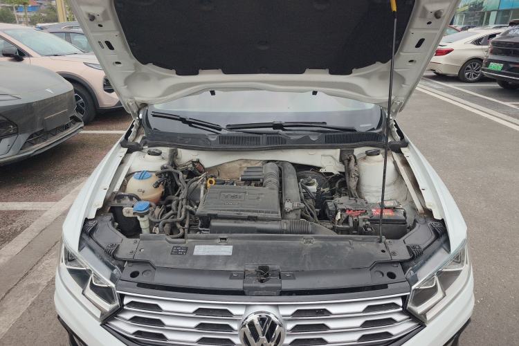 Used Volkswagen C-TREK 2017 230TSI DSG Comfort Version Engine Bay