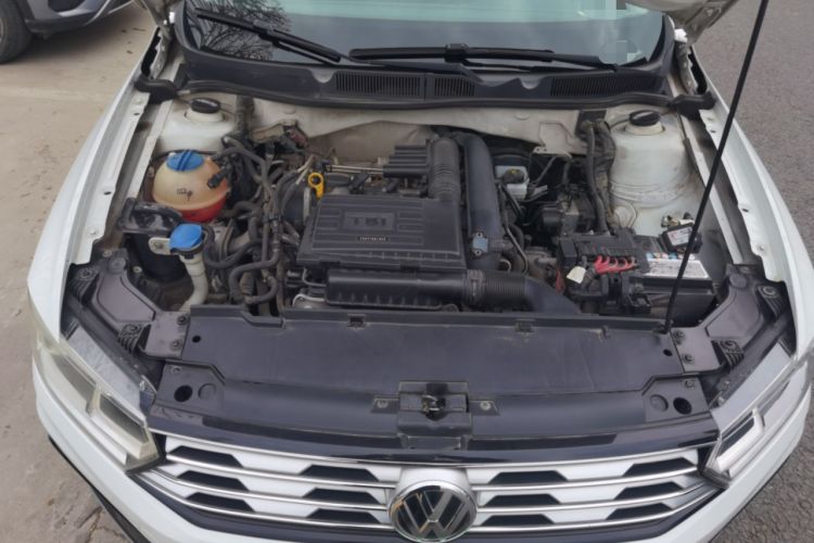Used Volkswagen C-TREK 2017 230TSI DSG Comfort Version Engine Bay