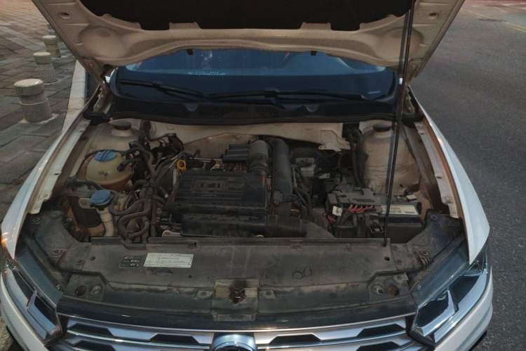 Used Volkswagen C-TREK 2017 230TSI DSG Comfort Version Engine Bay