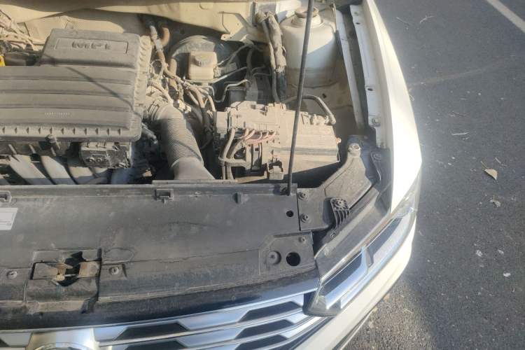 Used Volkswagen C-TREK 2017 1.6L Automatic Comfort Model Engine Bay Left