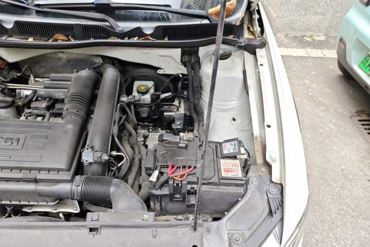Used Volkswagen C-TREK 2017 230TSI DSG Comfort Version Engine Bay Left
