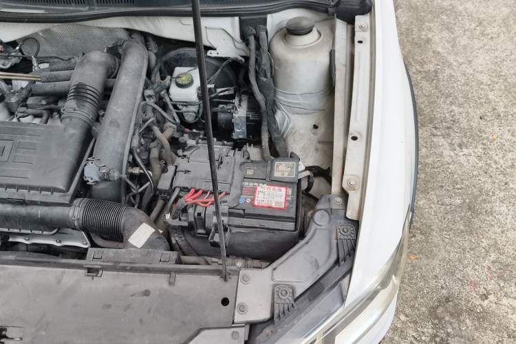 Used Volkswagen C-TREK 2017 230TSI DSG Comfort Version Engine Bay Left