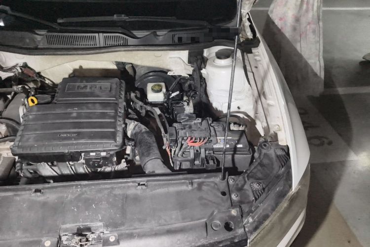 Used Volkswagen C-TREK 2017 1.6L Automatic Comfort Model Engine Bay Left